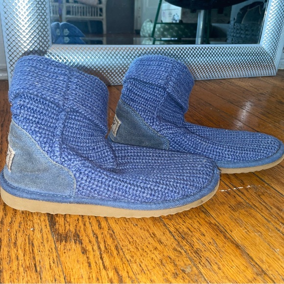 Vintage Ugg Crochet Boots Size 6 - Picture 2 of 12
